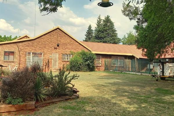 Massive home on a massive piece of land.

735 Sqm under roof.

Lovely smallholding which can be used as a B &amp; B and much ...