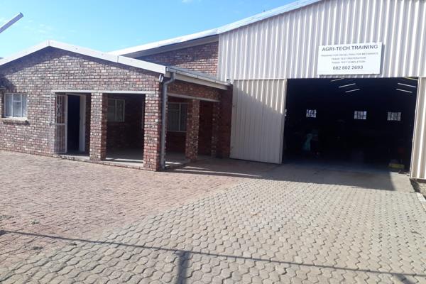 Four offices, aircon, toilets, parking.
Three phase electricity.

Well priced in industrial area with easy access.
