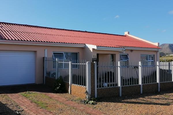 4 Bed House For Sale – Perlemoenbaai

A good investment opportunity.

A 4 bed and ...