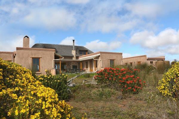 This beautiful large house (on 7,6 ha) is situated in a private nature reserve with panoramic ocean views.
Here you can own your own ...