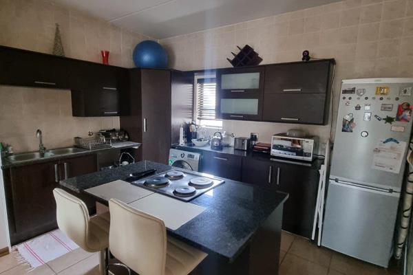 This First-floor Apartment Consist of:

Spacious Open plan Lounge and Kitchen
Main ...