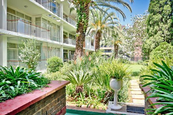 Ideal Investment For Medical Student Fully Furnished Unit:

RENTAL INCOME OF R8 500PM
Immaculate secure unit walking distance to ...