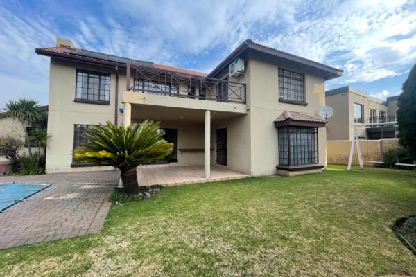 Very private 4 bedroom home situated in a boomed area with 3 bathrooms catering for the larger family.

This home is ideal for the ...