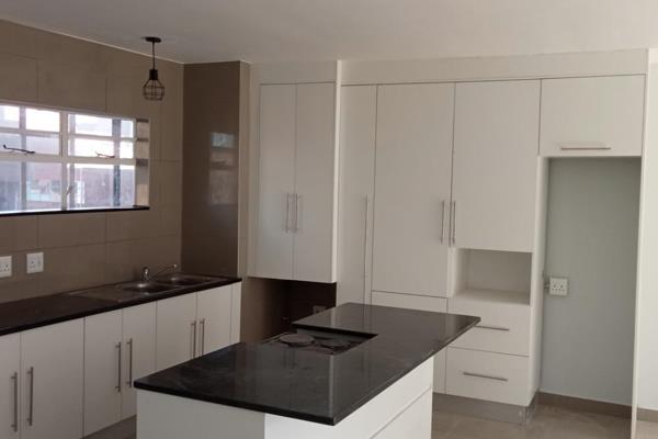 •	Available 01 February 2025
•	Open plan, fully tiled kitchen with island &amp; granite ...