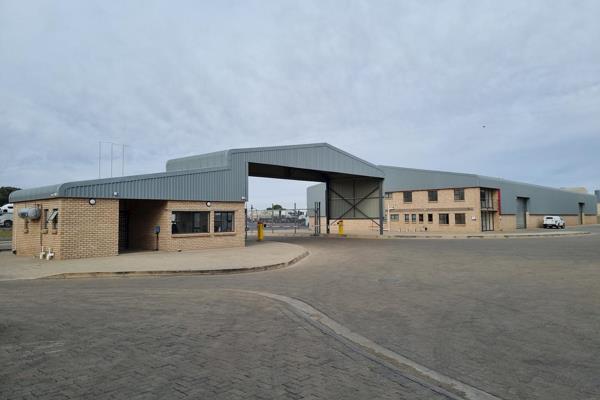 Warehouse Property in Quaggafontein, Bloemfontein is 965m&#178; for R74 m2 excl ...