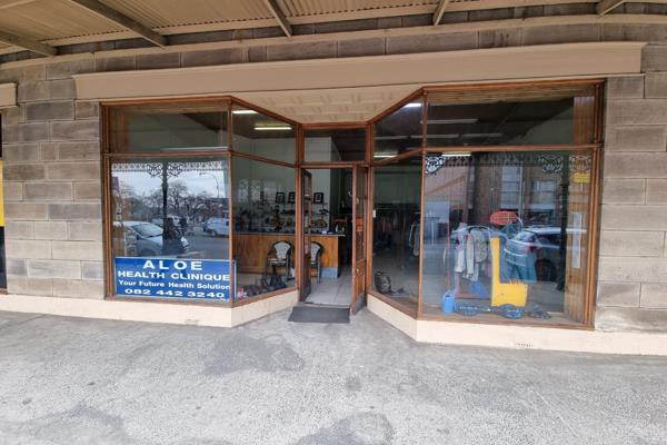 This neat commercial shop can be used for retail or office space.
The tile flooring is also a added bonus
The big windows offers ...