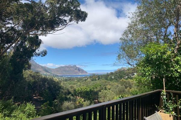 1 Bedroom fully furnished Lodge. 

Very private Lodge apartment with the most magnificent ocean and valley views. 

Open plan fully ...