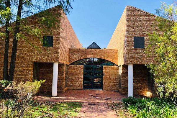 Small stand alone office for sale in the Woodmead Office Park

Single storey offices ...