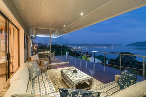 Tastefully furnished with breath-taking views over the lagoon. This property consists of ...