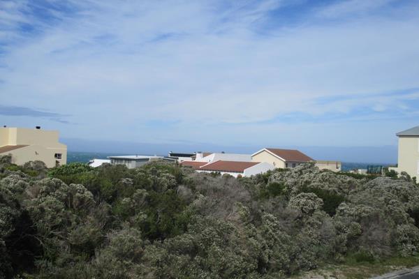 In the Klipfontein development, this stand has mountain views looking north. A double ...