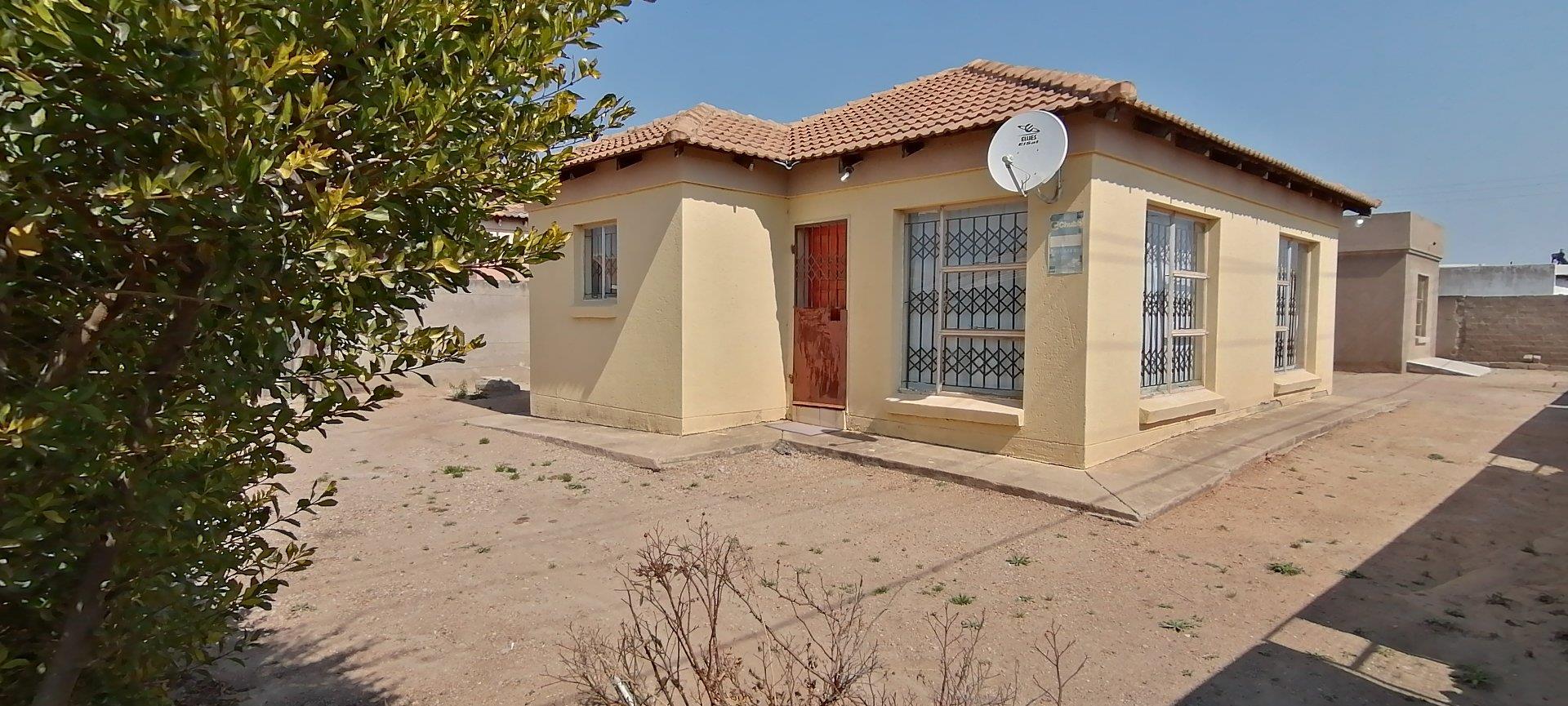 4-bedroom-house-for-sale-in-seshego-res-63-e-18-street-erf-784