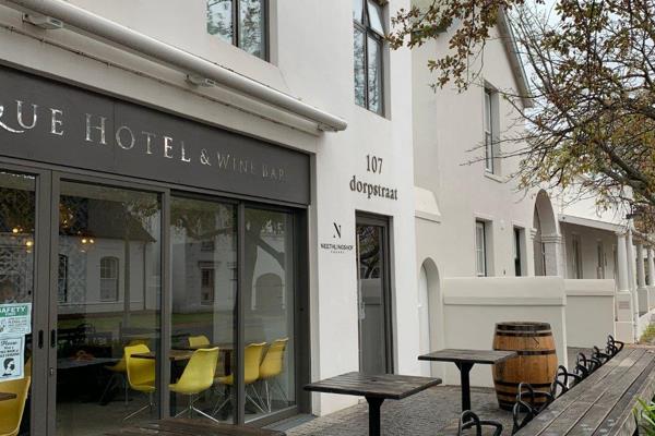 Stunning bachelor apartment to rent in the historical core of Stellenbosch. The unit is ...