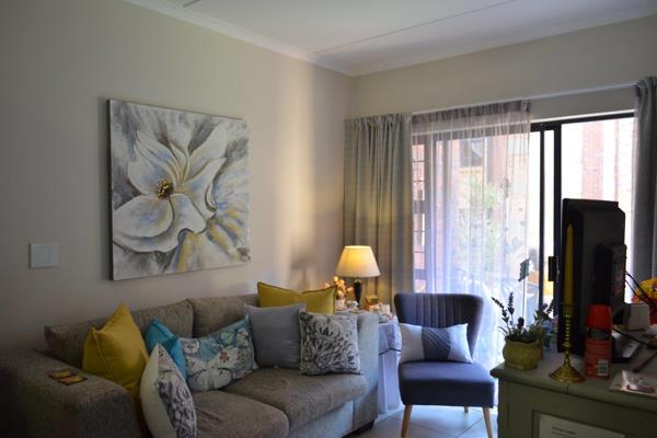 This one-bedroom apartment has 1 bathroom and a carport in Bronberg Retirement Estate in Olympus, Pretoria. 
The unit features an ...