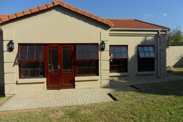 This Spacious and Elegant Cluster is situated in the heart of kyalami offers 3 bedrooms, 2 bathrooms, lounge, dining, beautifully ...