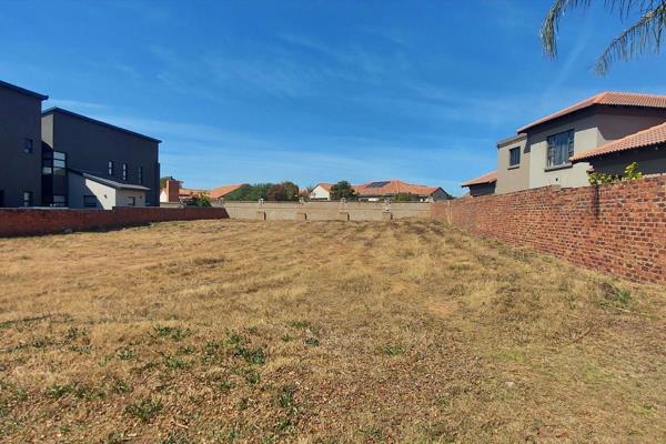 Buy with building package of R8000 per sqm. Plans drawn by architect provided by developer. Inclusive of transfer duty and VAT ...