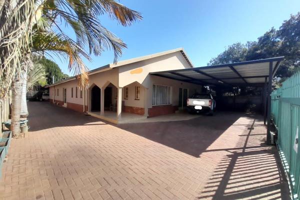 We are proud to present to you this beautiful house situated in Pretoria North  

This property is well situated near fuel stations ...