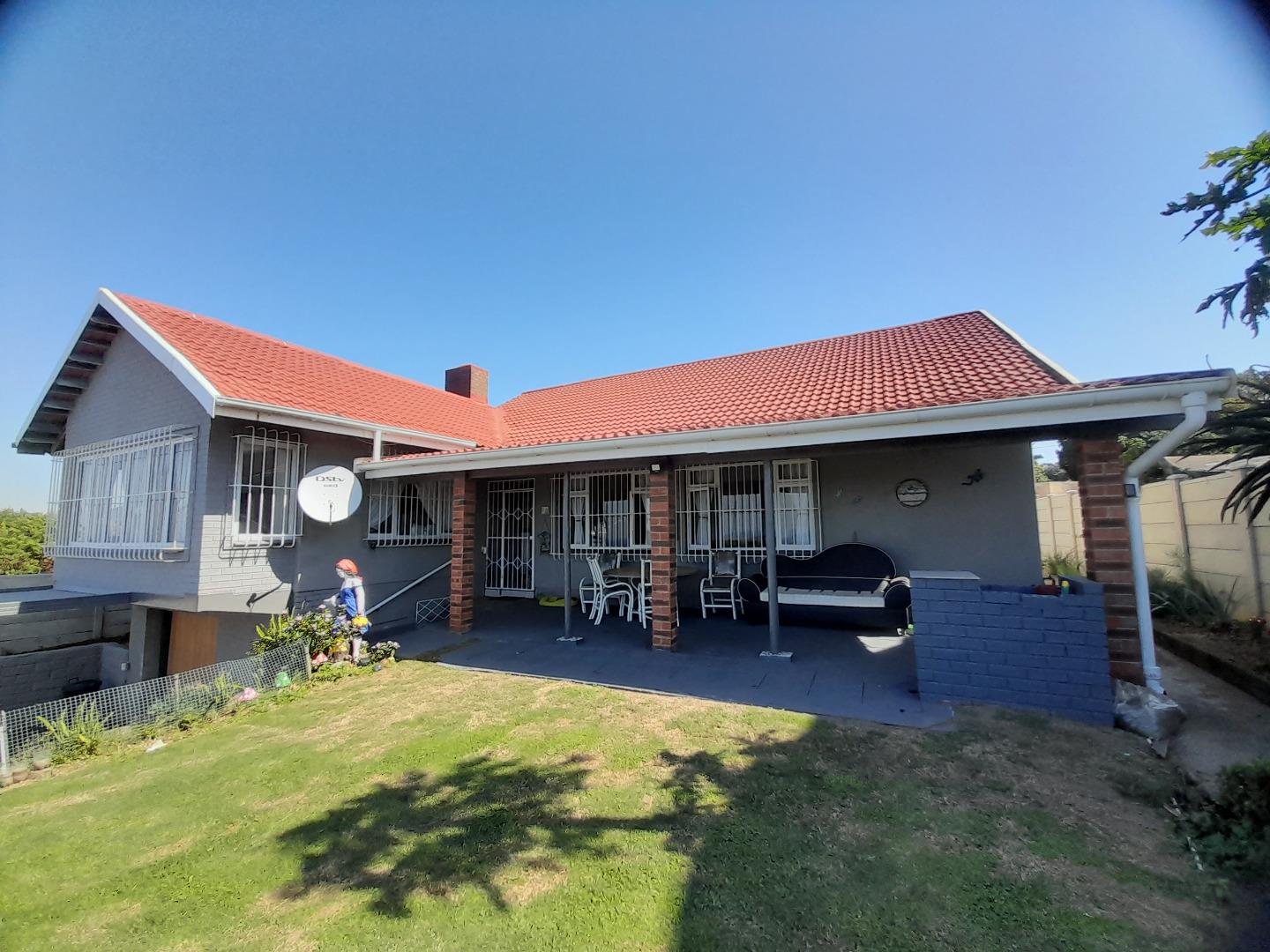 3 Bedroom House for sale in Hibberdene - P24-111631950