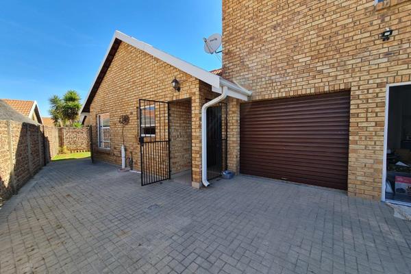 This unit is situated in a well managed estate with 24 hour security.

It offers the following:

- 3 Spacious Bedrooms

- 2 ...