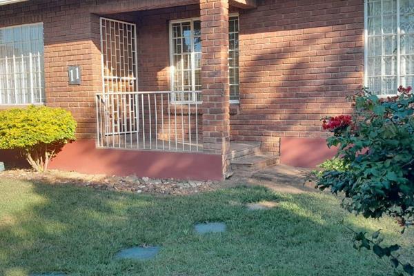 Immaculate Simplex in Scottsville Pietermaritzburg. 
A stunning well kept, North facing 3 bedroomed simplex in a very sought after ...