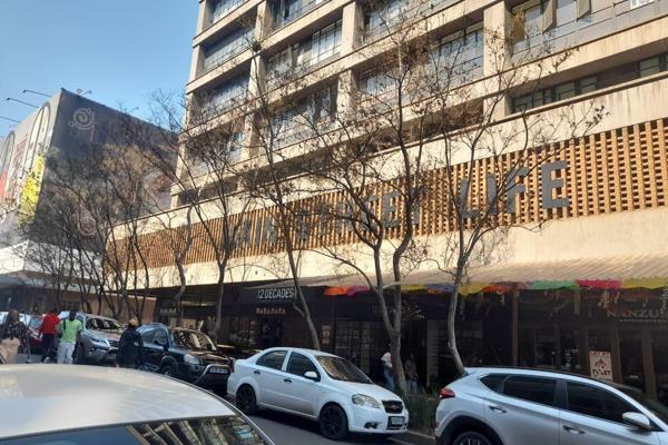 This studio apartment is available in the trendy Maboneng Precinct right above Pata Pata restaurant. It comes fully furnished with all ...