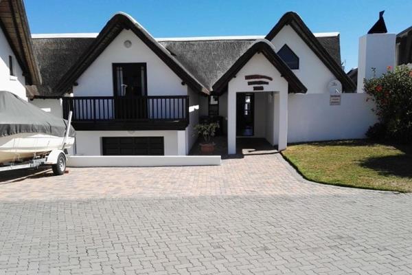 Available from 22 December 2024( Minimum stay is 2 weeks ) .

  Beautiful 4 bedroom house situated on the Canals in St Francis Bay ...