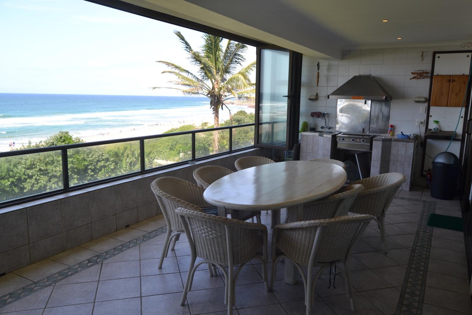 4 Bedroom Apartment / flat for sale in Manaba Beach P24111654423