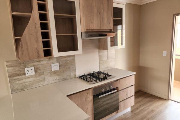 Roodepark Eco City
2 Bedrooms
1 Full bathroom
1 Carport
Kitchen
Open plan living/tv ...