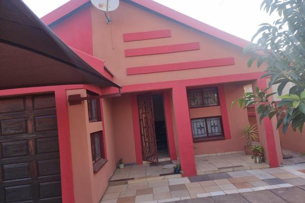 Available Now

It is not just a 2 Bedroom House, is a massive 2 Bedroom House for ...