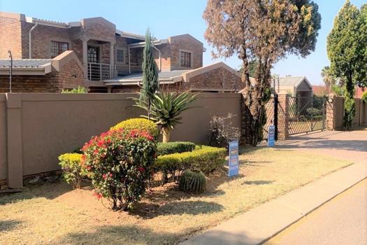 7 Bedroom House for sale in Newlands