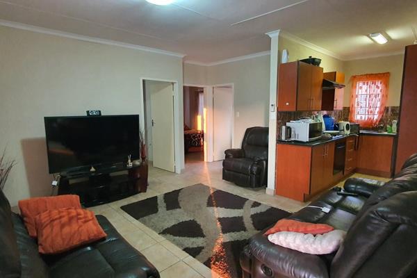 Well maintained apartment on first floor!!!  This property is situated close to all major shopping malls, filling stations, churches ...