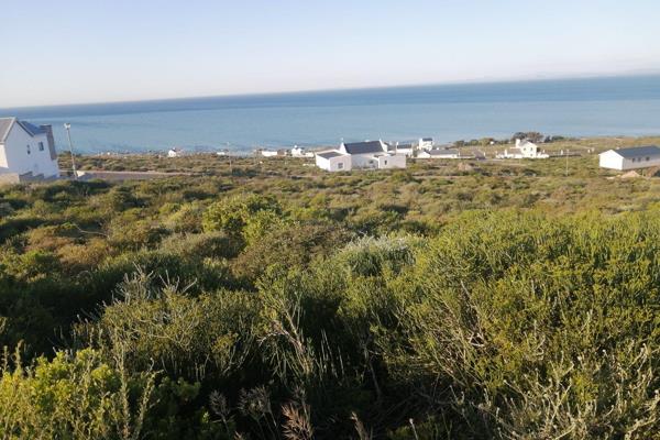 Stand 493m2, situated in St Helena Views 1, part of St Helena Bay, offers you stunning ...