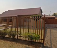 House for sale in Lindo Park