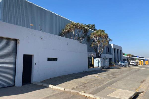 This warehouse is located in the heart of Wynberg, it is incredibly close to the M1 ...