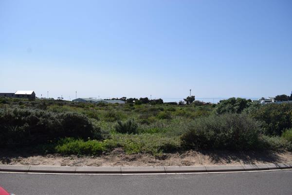 * Agent base in St Helena Bay*

Property Overview:

• Size Stand 270M2
• No building ...