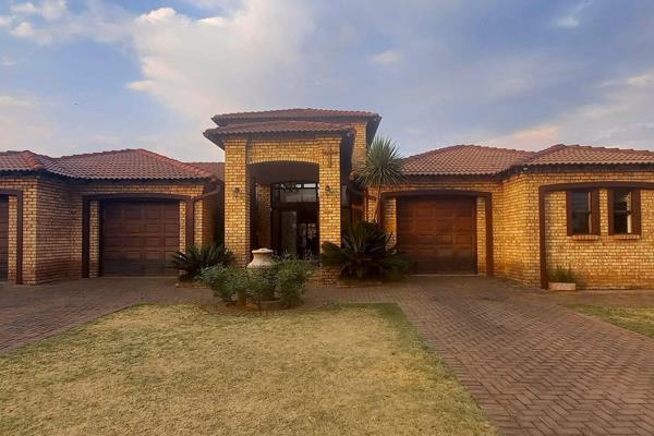 This Low Maintenance Facebrick House is situated in a sought After area in Fochville. This house consists of 3 Bedrooms with Laminate ...