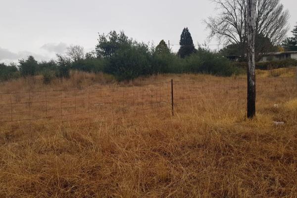 Welcome to HARCOURTS MIDLANDS.....
Lovely North facing corner plot of land measuring 2698sqm fenced on 4 sides.

For a viewing ...