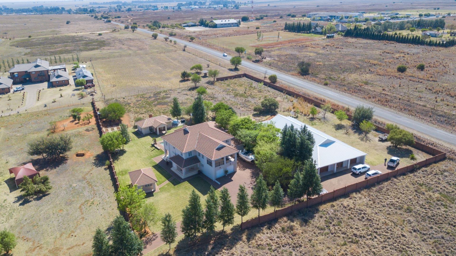 4 Bedroom House for sale in Groenvlei SH P24114490165