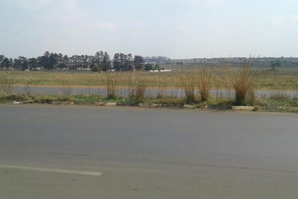 This flat 55Ha land is situated in Waterlands Boksburg, corner of Diana and the R103 ...