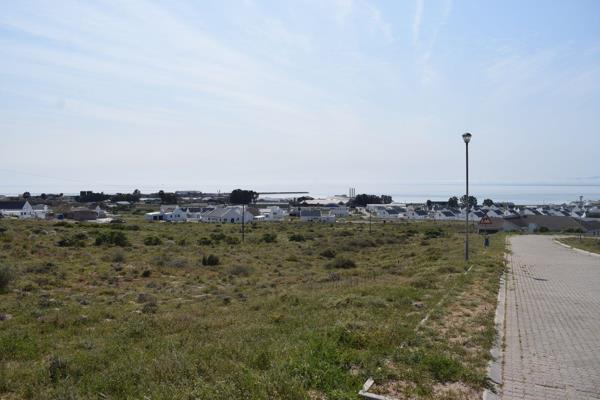 *Agent Base in St Helena bay*
Property Overview:

• Size Stand 1173M2
• No building time ...