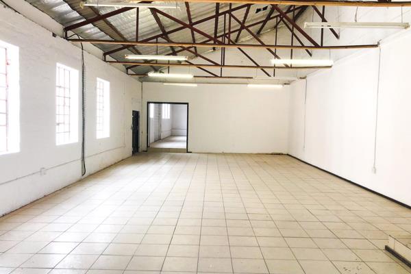 This industrial unit measures 333 sqm and is an extremely exciting space due to its ...