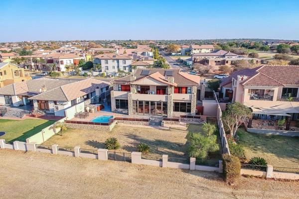 Entertainers dream home with a location to die for!

Come experience the tranquil bushveld lifestyle this Golf Estate has to offer. ...