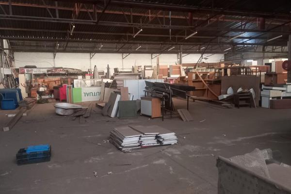 Commercial warehouse to rent in prime location!

The rental price of the property is for the building in its current condition. ...