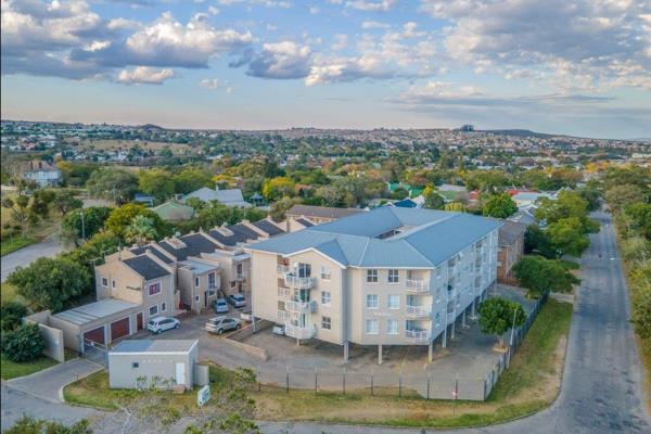 NEAT LOCK-UP-AND-GO ADORABLE APARTMENT WITH A NORTH-
FACING VIEW



Tucked away in ...