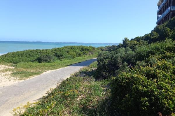 High elevated beach front stand to give the purchaser the best beach and breaker views in Paradise Beach.

Size of stand 886m&#178;