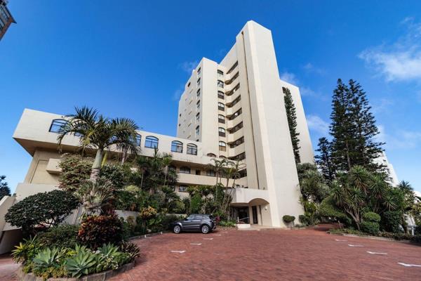 This beautifully located apartment is situated right on the beach.
Just step straight onto the popular Umhlanga Promenade for those ...