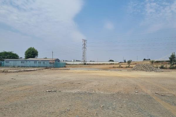 This vacant stand / industrial measures 19042sqm with a 19,616sqm land making it a total ...