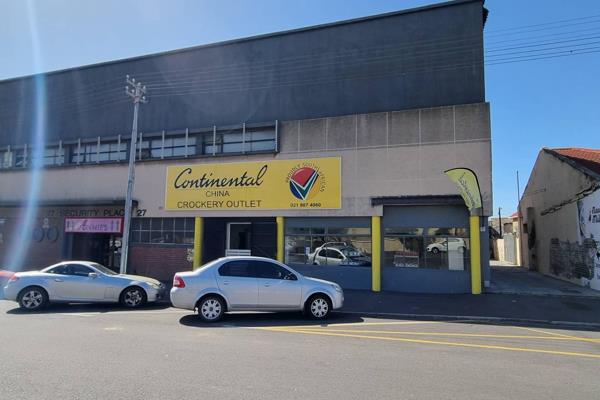 This unique ground-floor showroom/workshop, which can be subdivided, has a drive-in ...
