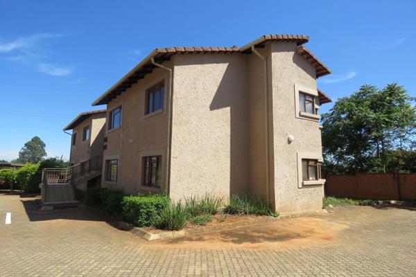 Very neat unit with 2 bedrooms, 2 bathrooms with granite top kitchen, open plan living and braai area next to the Lounge &amp; kitchen ...