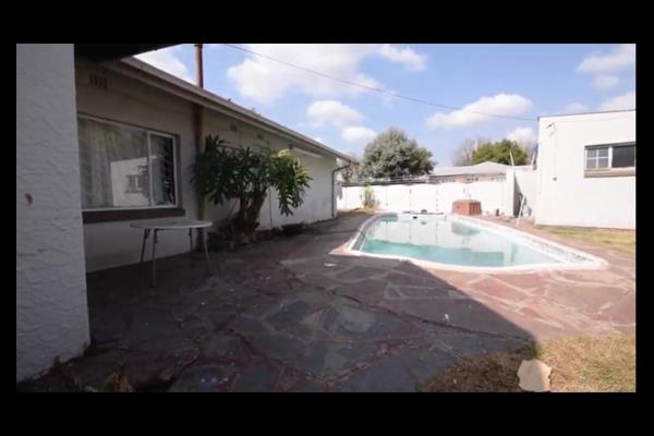 4 Bedroom 1 bathroom double garage carport and pool