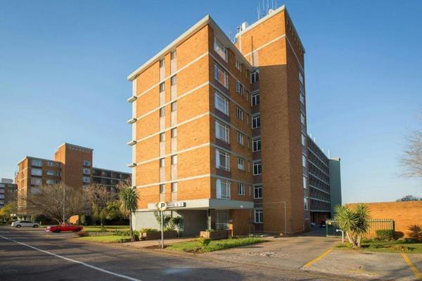 This rare find is available from 1st November 2024!!!
Phone now to view this upgraded modern 2 bedroom unit, situated on the 1st ...